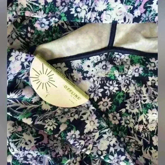 NWT OFFLINE By Aerie Real Me High Waisted Crossover Floral Legging - Picture 6 of 7